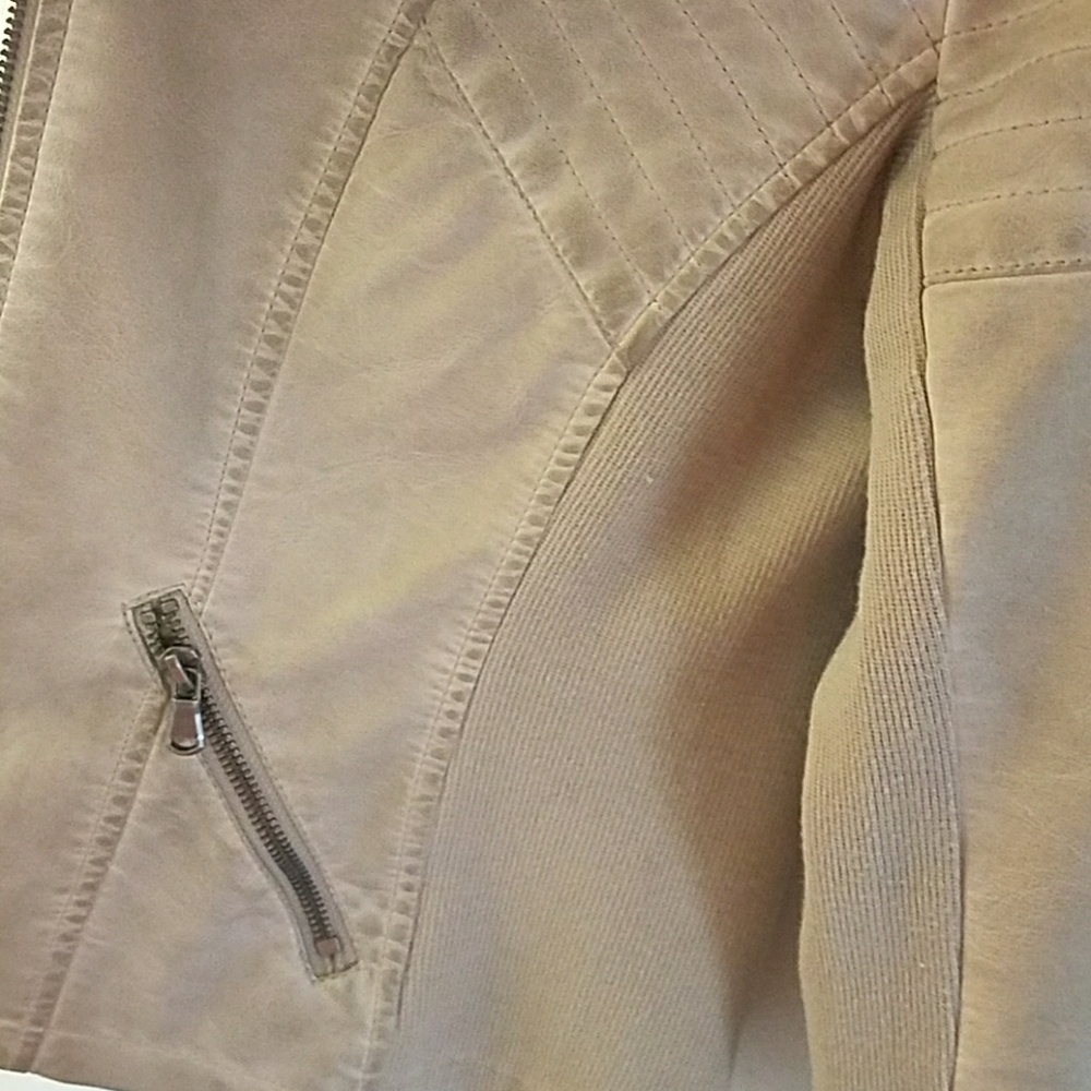 Adorable jacket - Picture 3 of 4